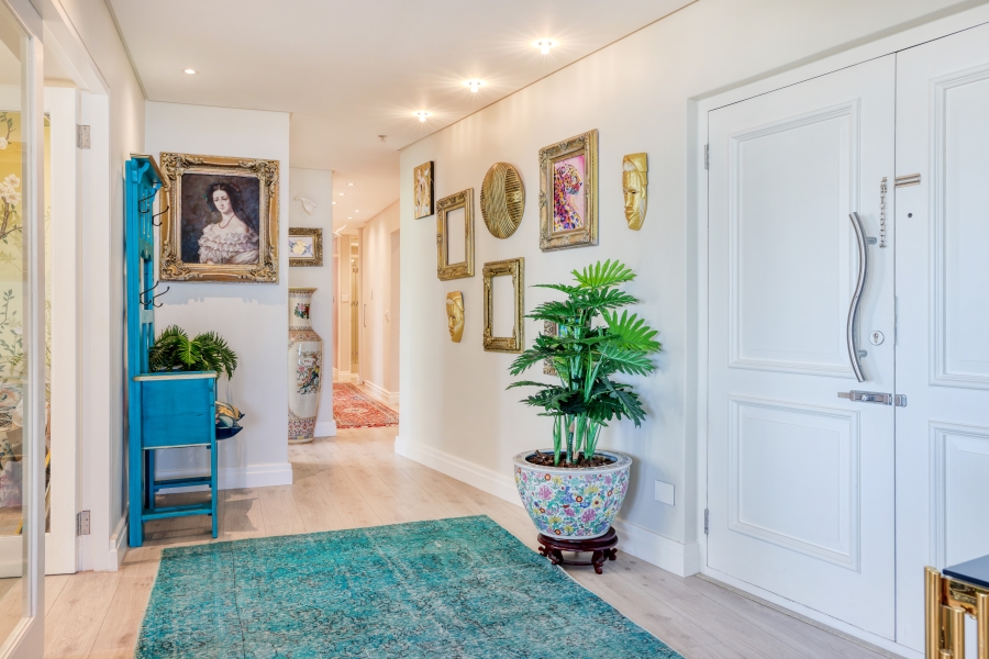 3 Bedroom Property for Sale in Sea Point Western Cape